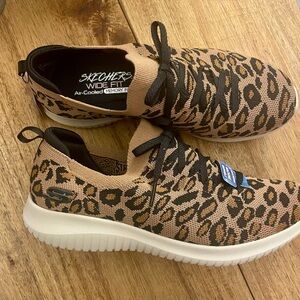 Skechers Women's Tan and Black Leopard Slip on Sneakers - NWOB